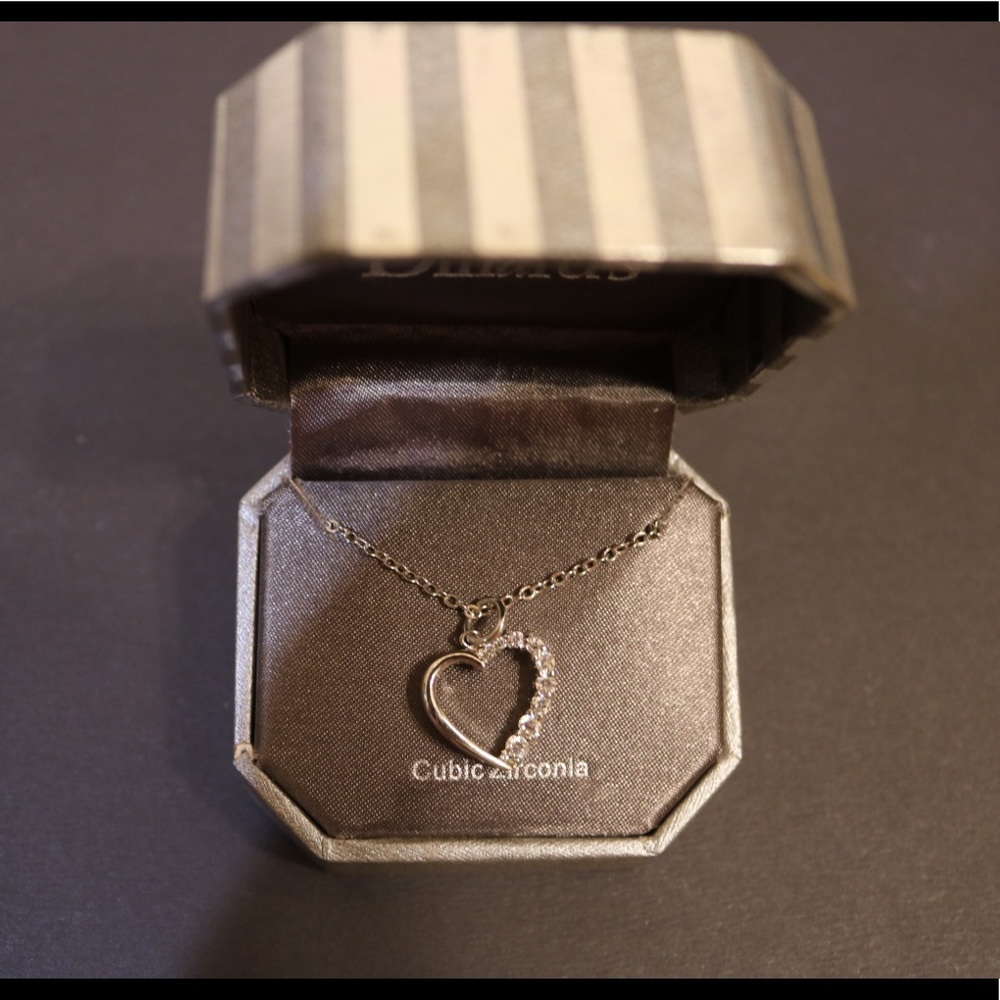 New in box Dillard’s heart shape silver necklace